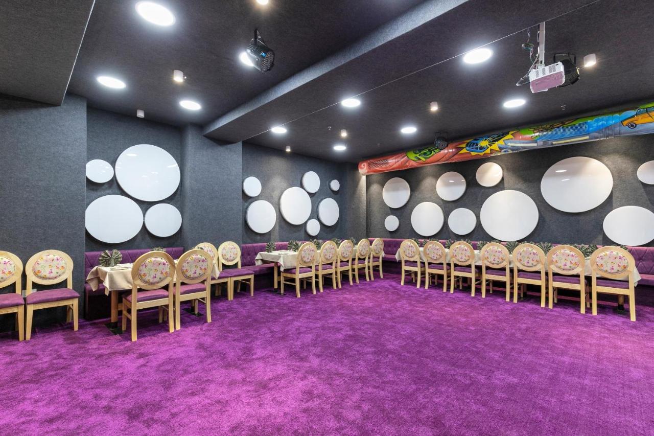 Hotel Silvera Grand Amhedabad Dış mekan fotoğraf