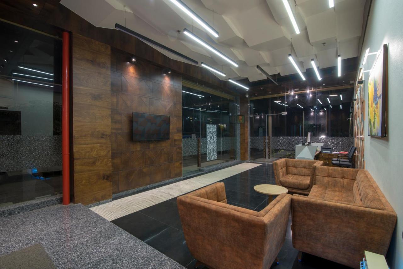 Hotel Silvera Grand Amhedabad Dış mekan fotoğraf