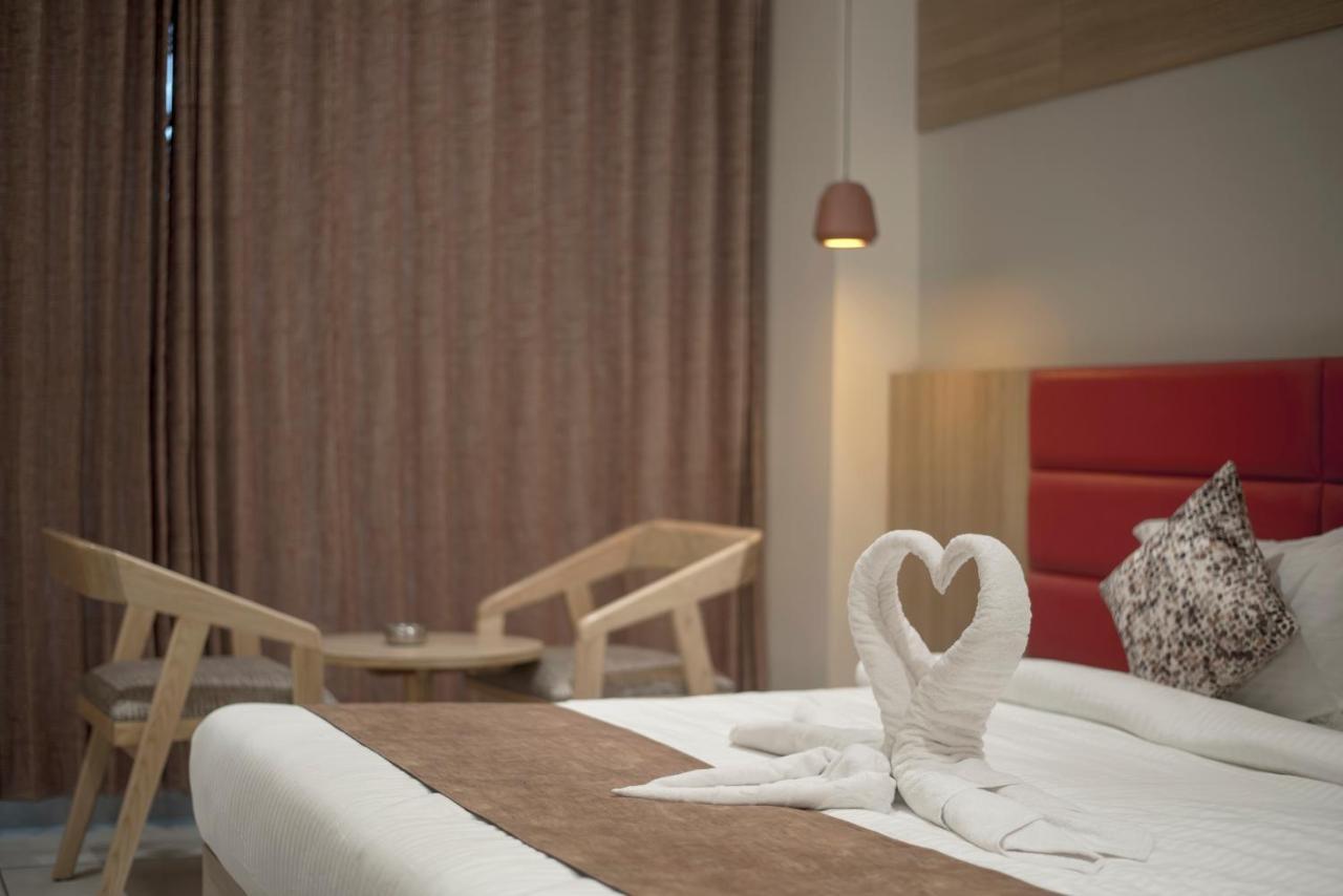 Hotel Silvera Grand Amhedabad Dış mekan fotoğraf