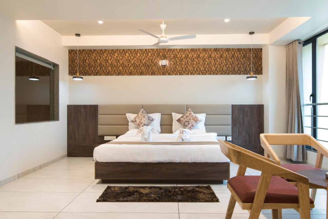 Hotel Silvera Grand Amhedabad Dış mekan fotoğraf